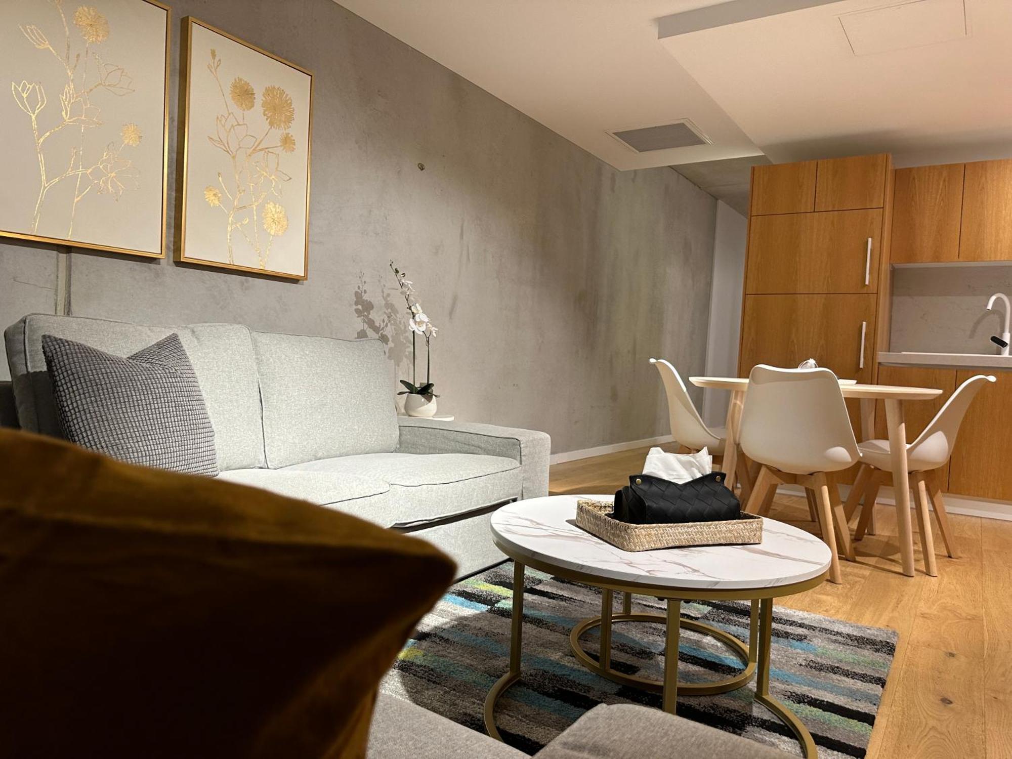 Palko - Luxury In The City Camberra Exterior foto