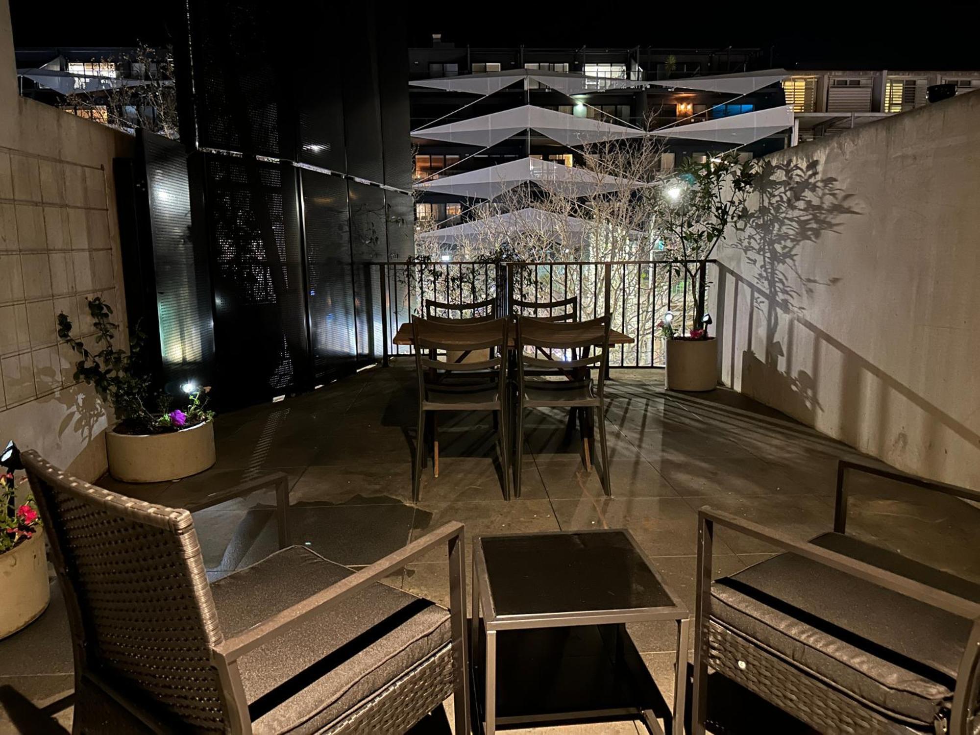 Palko - Luxury In The City Camberra Exterior foto